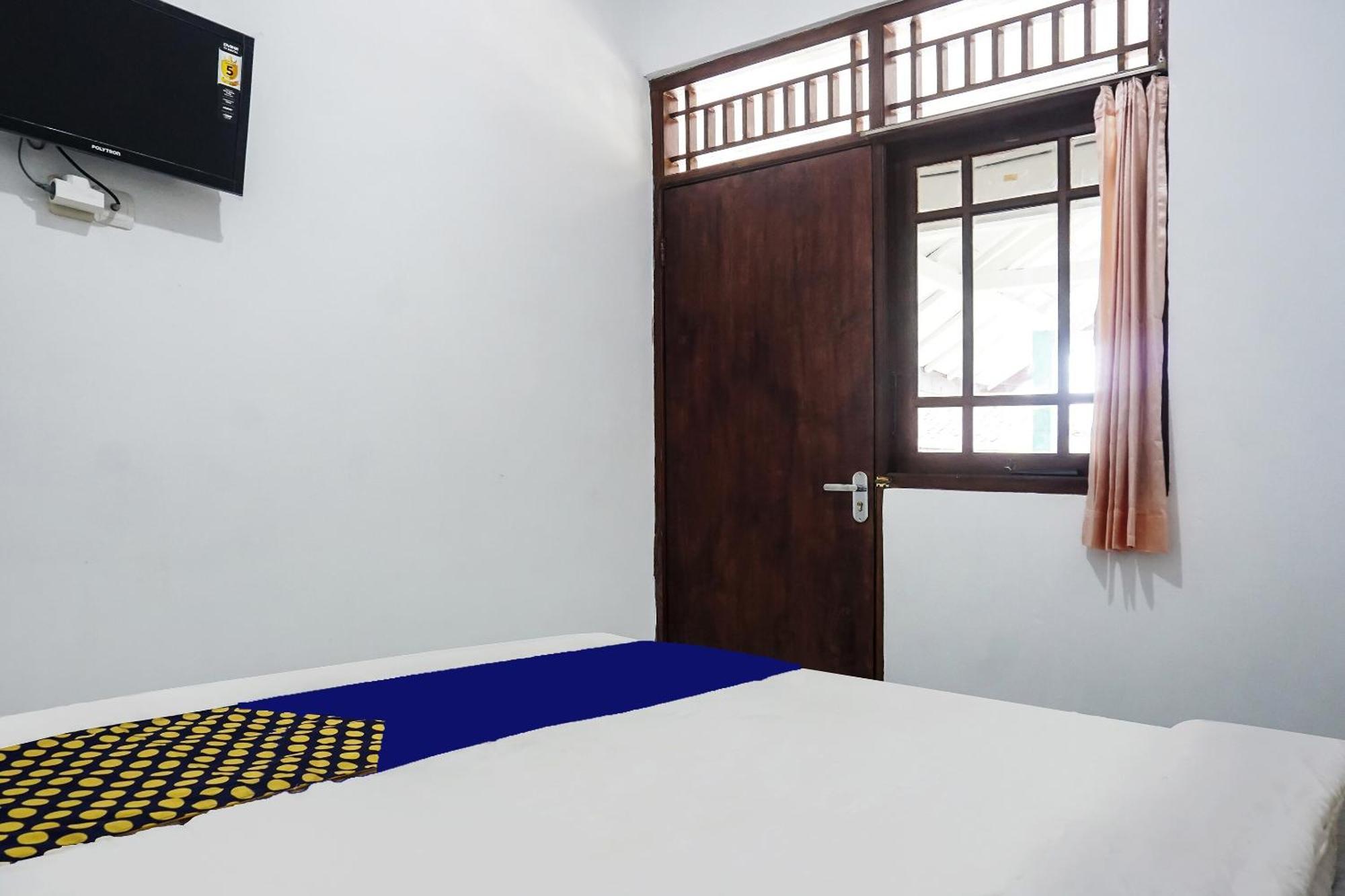 Oyo 90928 Wisma Asri Putra Syariah Bogor Kültér fotó