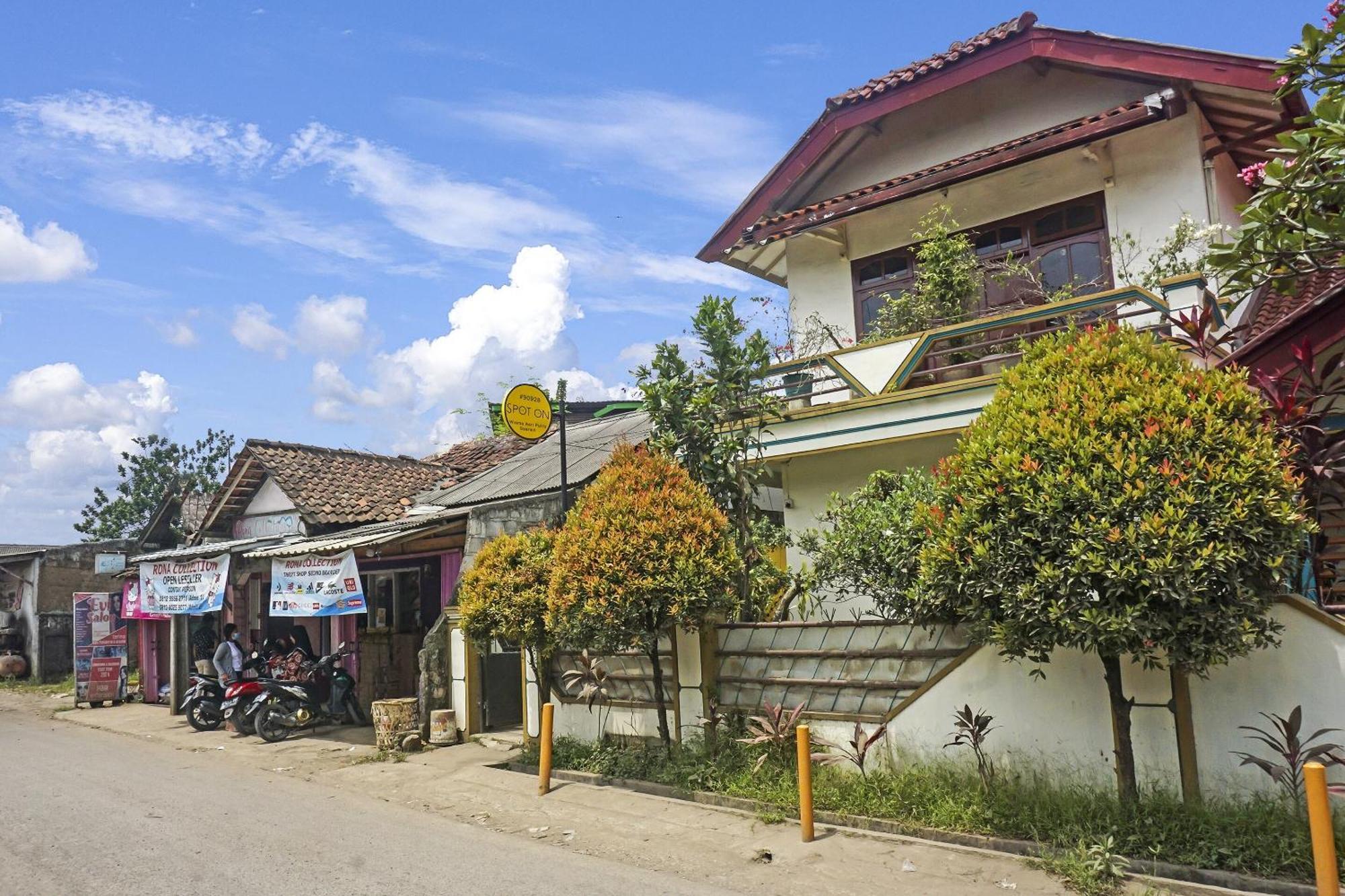 Oyo 90928 Wisma Asri Putra Syariah Bogor Kültér fotó