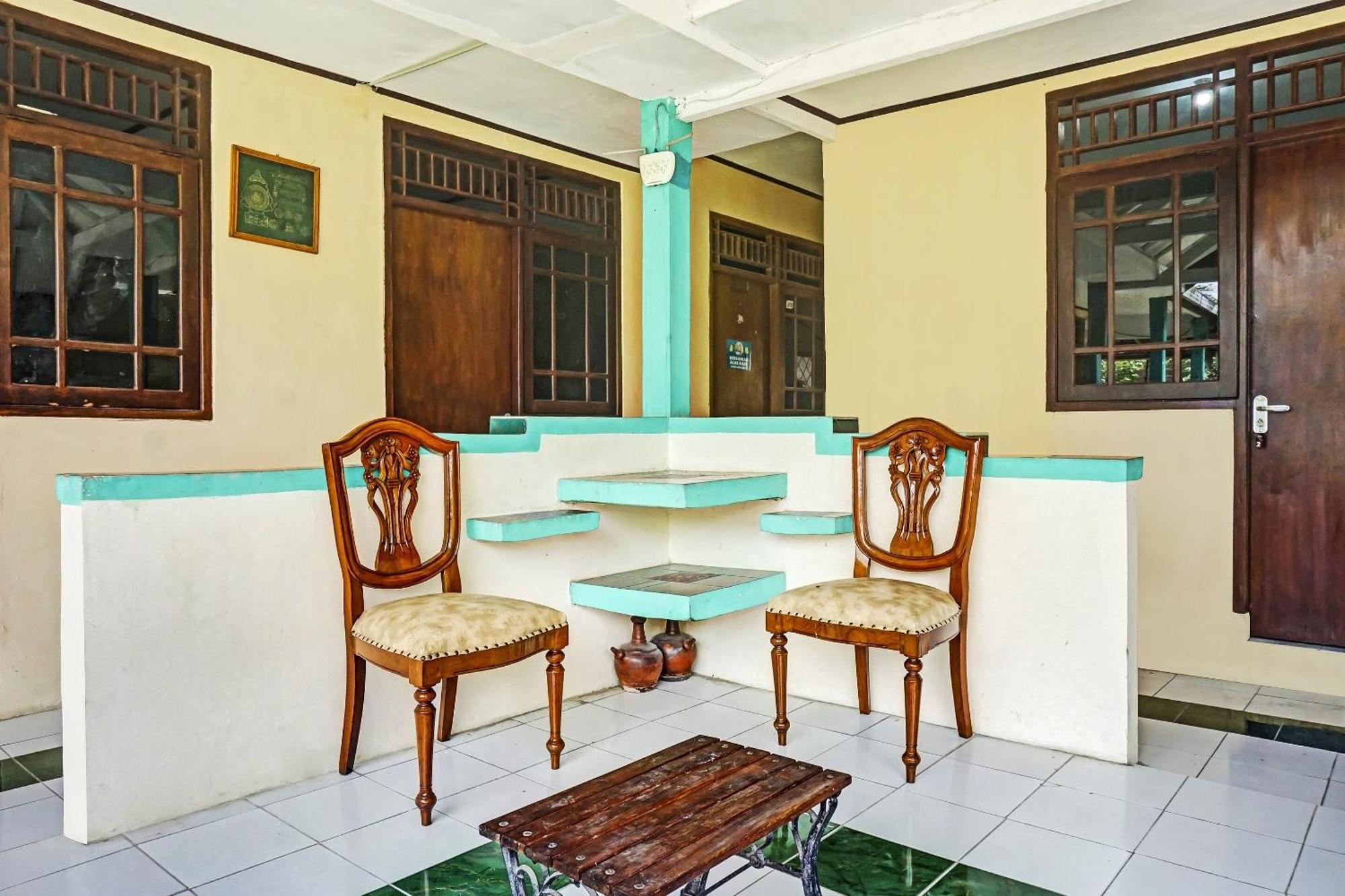 Oyo 90928 Wisma Asri Putra Syariah Bogor Kültér fotó